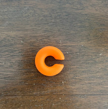 Cargar imagen en el visor de la galería, Chunky color ear cuff