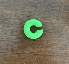 Cargar imagen en el visor de la galería, Chunky color ear cuff