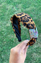 Cargar imagen en el visor de la galería, Diademas animal print con rhinestones
