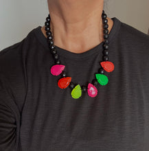 Cargar imagen en el visor de la galería, Black and neon color necklace
