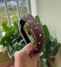 Cargar imagen en el visor de la galería, Diadema con studs
