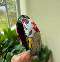 Cargar imagen en el visor de la galería, Diademas print de flores
