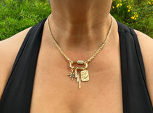 Cargar imagen en el visor de la galería, Cadena con charms
