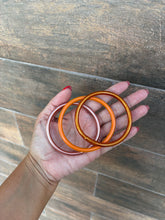 Cargar imagen en el visor de la galería, Trío glitter jelly bangles
