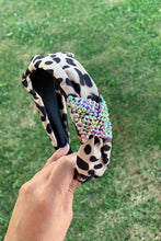 Cargar imagen en el visor de la galería, Diademas animal print con rhinestones
