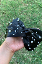 Cargar imagen en el visor de la galería, Bandanas satinadas con perlas

