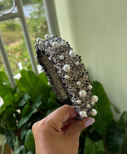 Cargar imagen en el visor de la galería, Diademas con perlas
