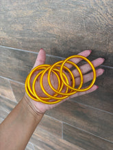Cargar imagen en el visor de la galería, Set glitter jelly bangles
