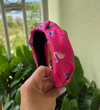 Cargar imagen en el visor de la galería, Diademas con print de melón y flamingos
