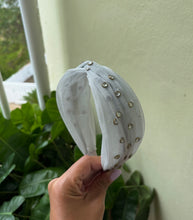 Cargar imagen en el visor de la galería, Diademas en mesh y studs
