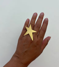 Cargar imagen en el visor de la galería, Sortija de estrella stainless steel
