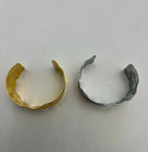 Cargar imagen en el visor de la galería, pulsera tipo cuff
