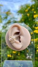 Cargar imagen en el visor de la galería, Ear cuff perlas y rhinestones
