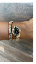 Cargar imagen en el visor de la galería, Reloj dorado esfera negra
