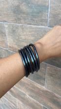 Cargar imagen en el visor de la galería, Set glitter jelly bangles
