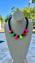 Cargar imagen en el visor de la galería, Black and neon color necklace
