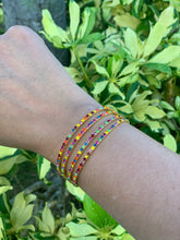 Cargar imagen en el visor de la galería, pulsera en rhinestones
