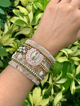 Cargar imagen en el visor de la galería, Cuff en beads
