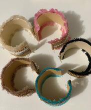 Cargar imagen en el visor de la galería, Cuff en beads
