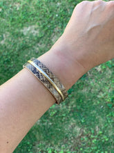 Cargar imagen en el visor de la galería, Pulsera piel sintética
