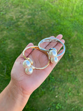 Cargar imagen en el visor de la galería, Pulsera con detalle en perla
