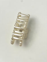 Cargar imagen en el visor de la galería, hair clips perlados
